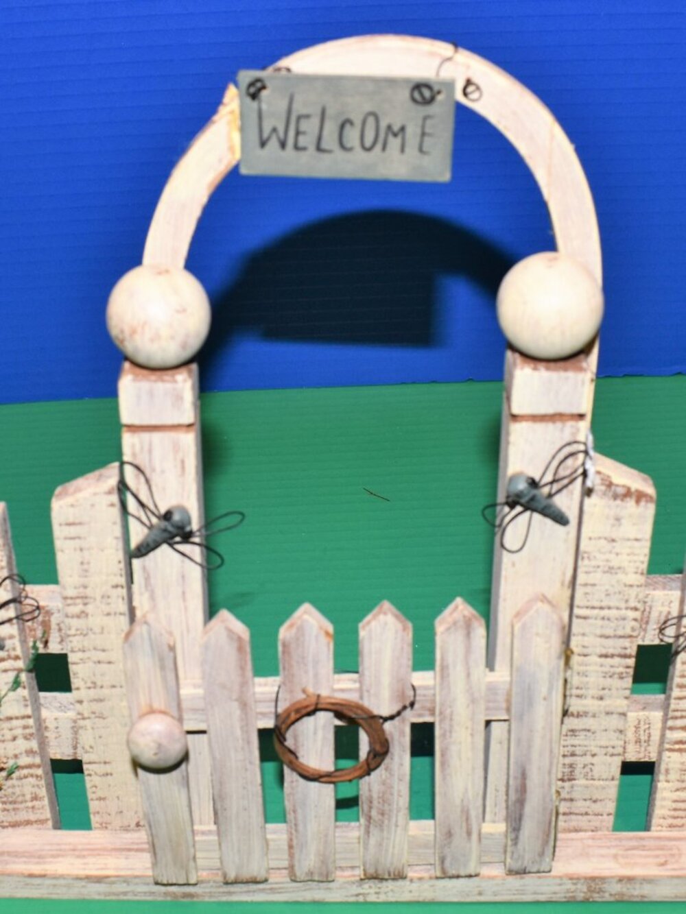 Very Cute Farm House Décor - Wooden Fence with Gate
